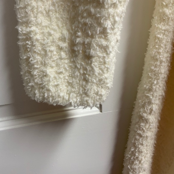 SKIMS Cozy Knit Bouclé Robe - Picture 6 of 10